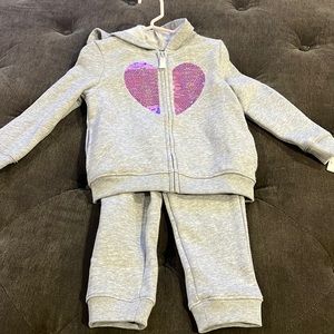 Carter’s zip up hoodie and sweatpants set size 3T NWT
